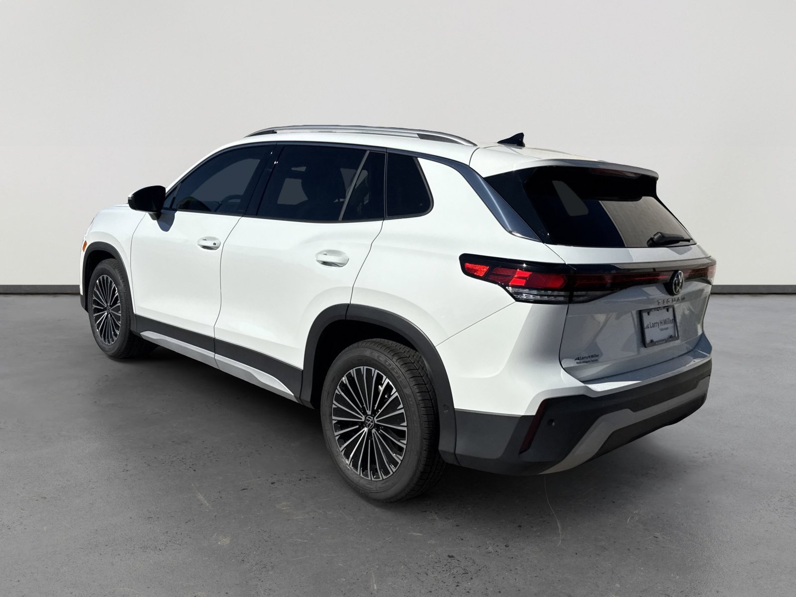 New 2026 Volkswagen Tiguan S FWD image 4