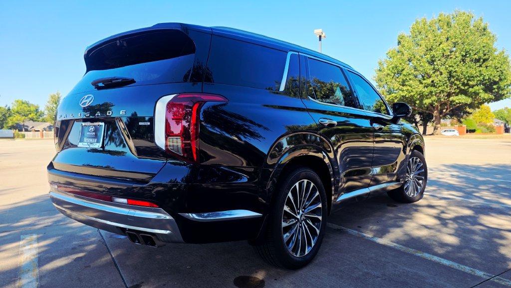 Used 2023 Hyundai Palisade Calligraphy AWD/4WD image 11
