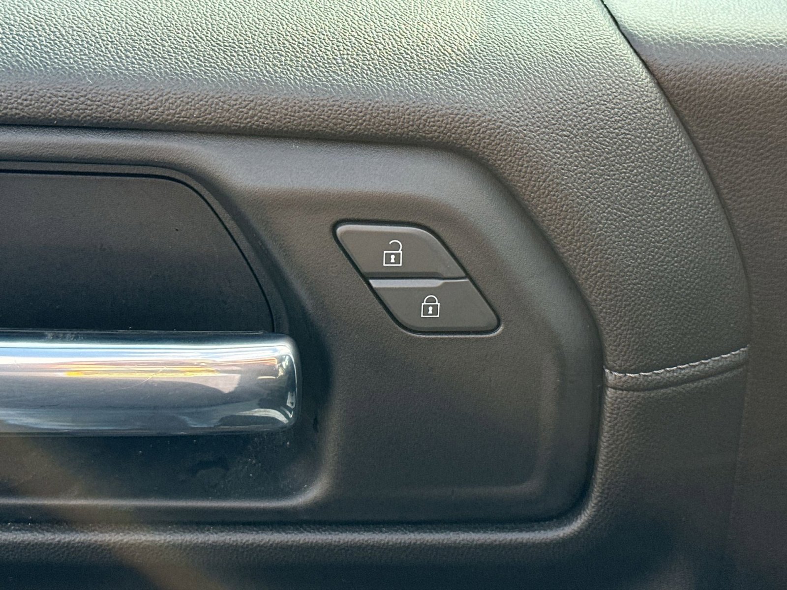 Used 2022 Chevrolet Silverado 1500 LT image 17