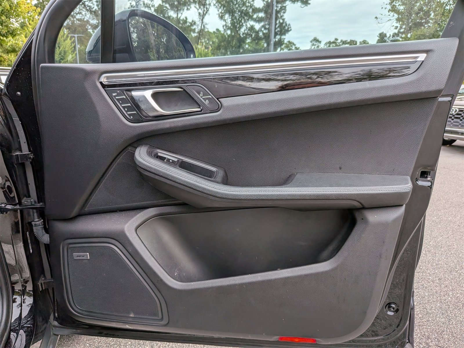 Used 2021 Porsche Macan image 37