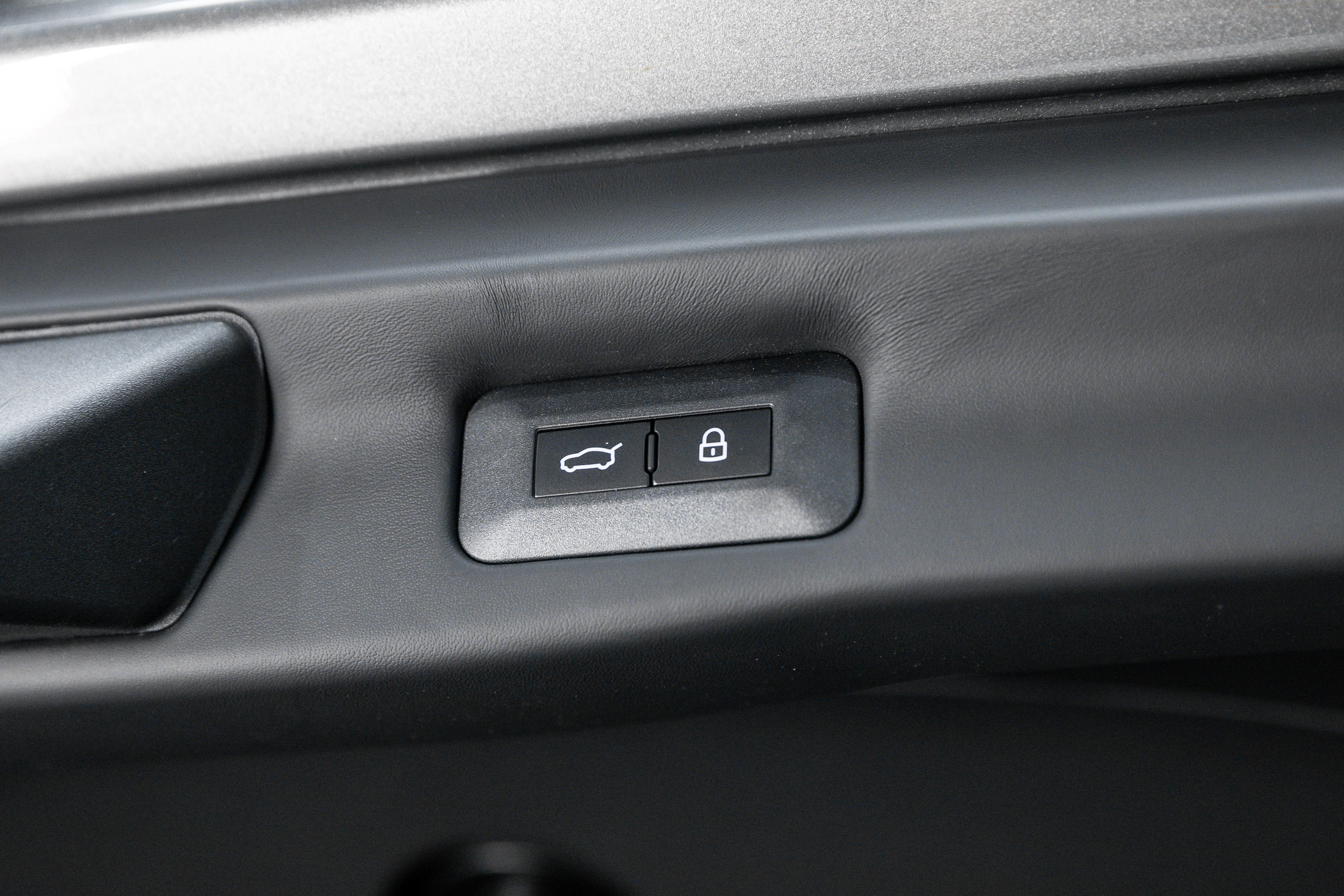 Certified 2024 Ferrari Purosangue image 32