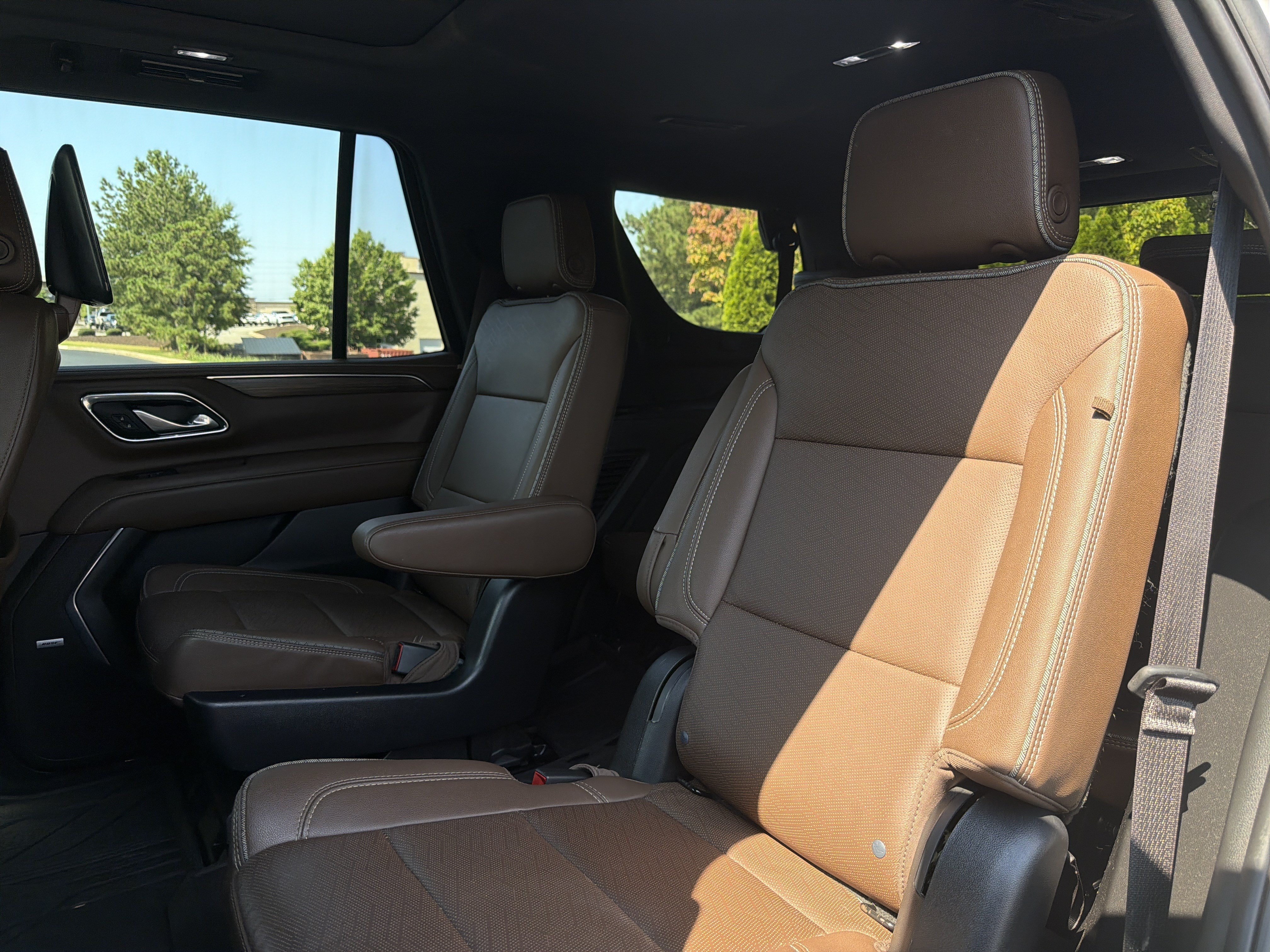 Used 2023 Chevrolet Tahoe High Country w/ Advanced Technology Package AWD/4WD image 9