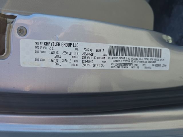 Used 2011 Chrysler Town & Country Touring w/ Entertainment Group #1 FWD image 14