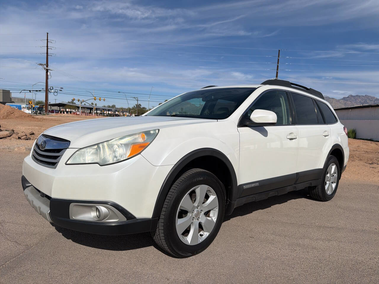 Used 2010 Subaru Outback 2.5i Limited image 3