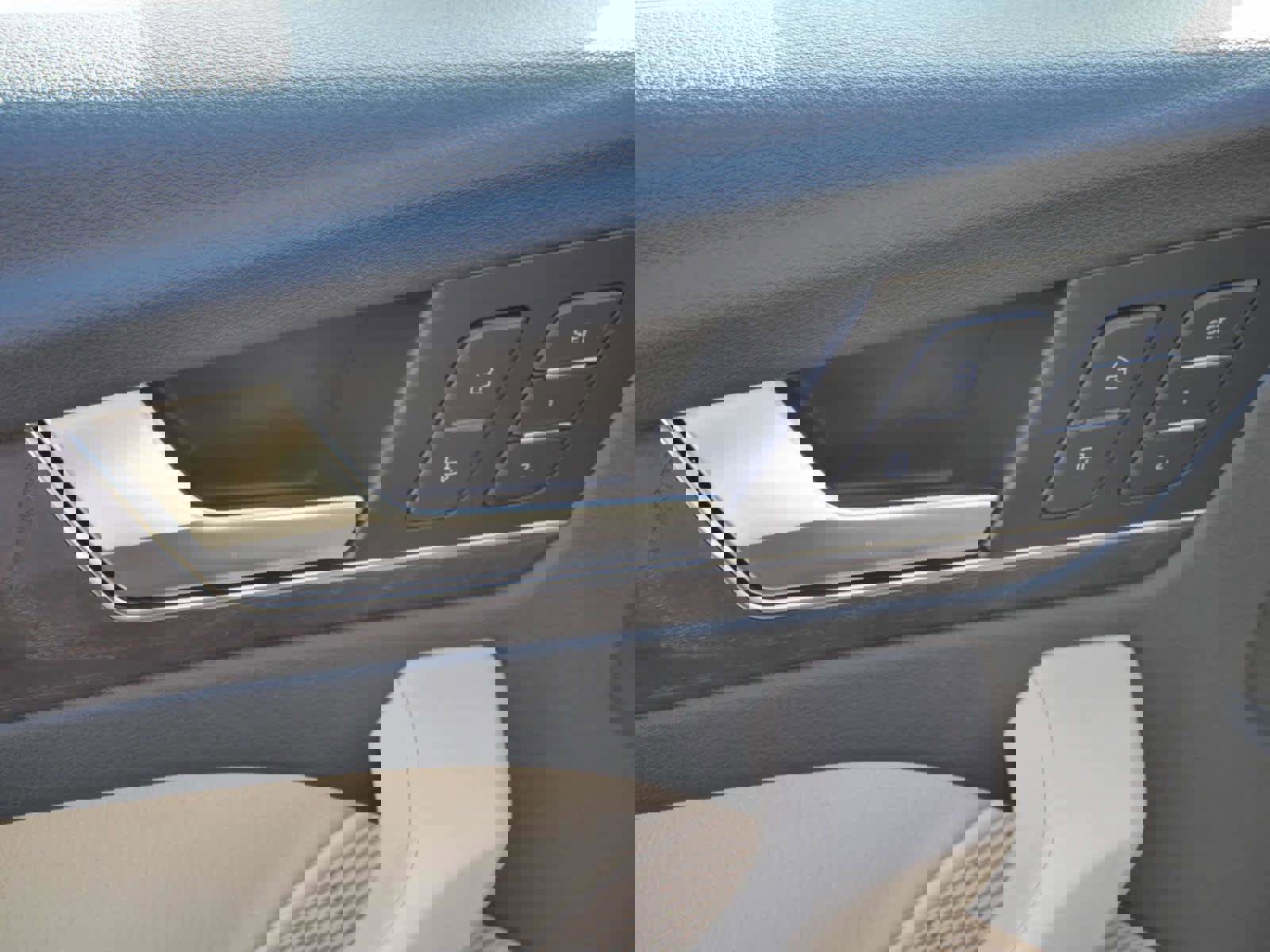 Used 2020 Audi Q5 Premium Plus w/ Premium Plus Package image 16