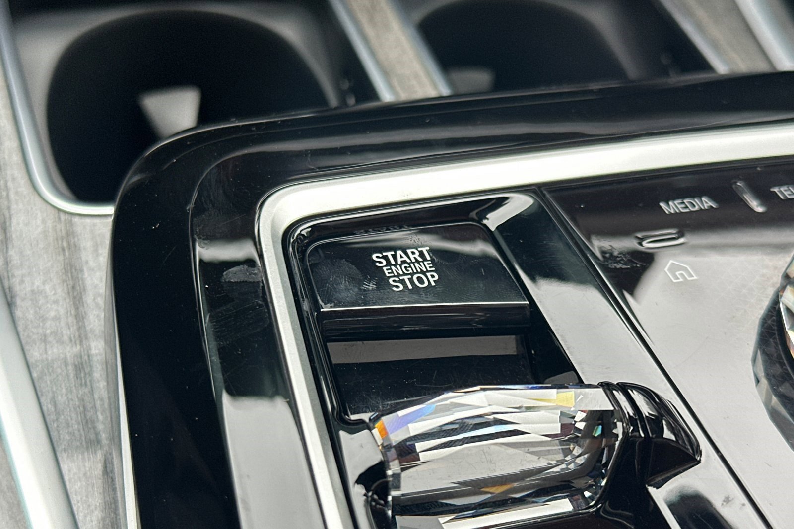Certified 2025 BMW 740i RWD image 28