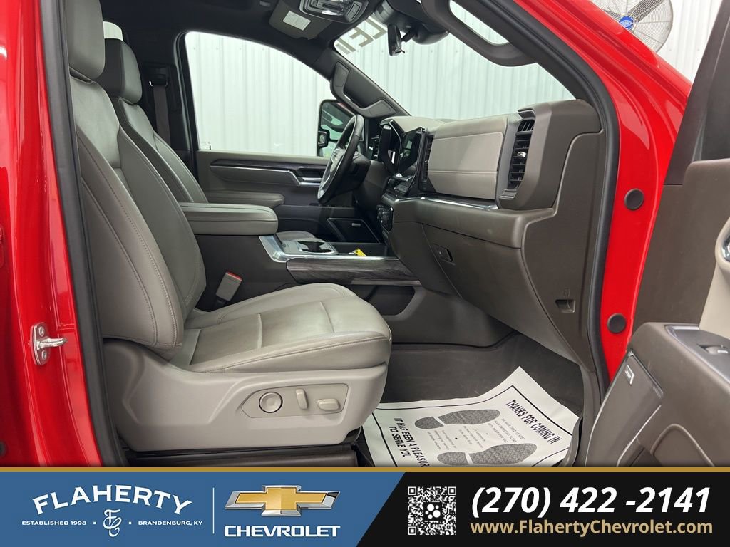Used 2024 Chevrolet Silverado 3500 LTZ w/ LTZ Plus Package image 15