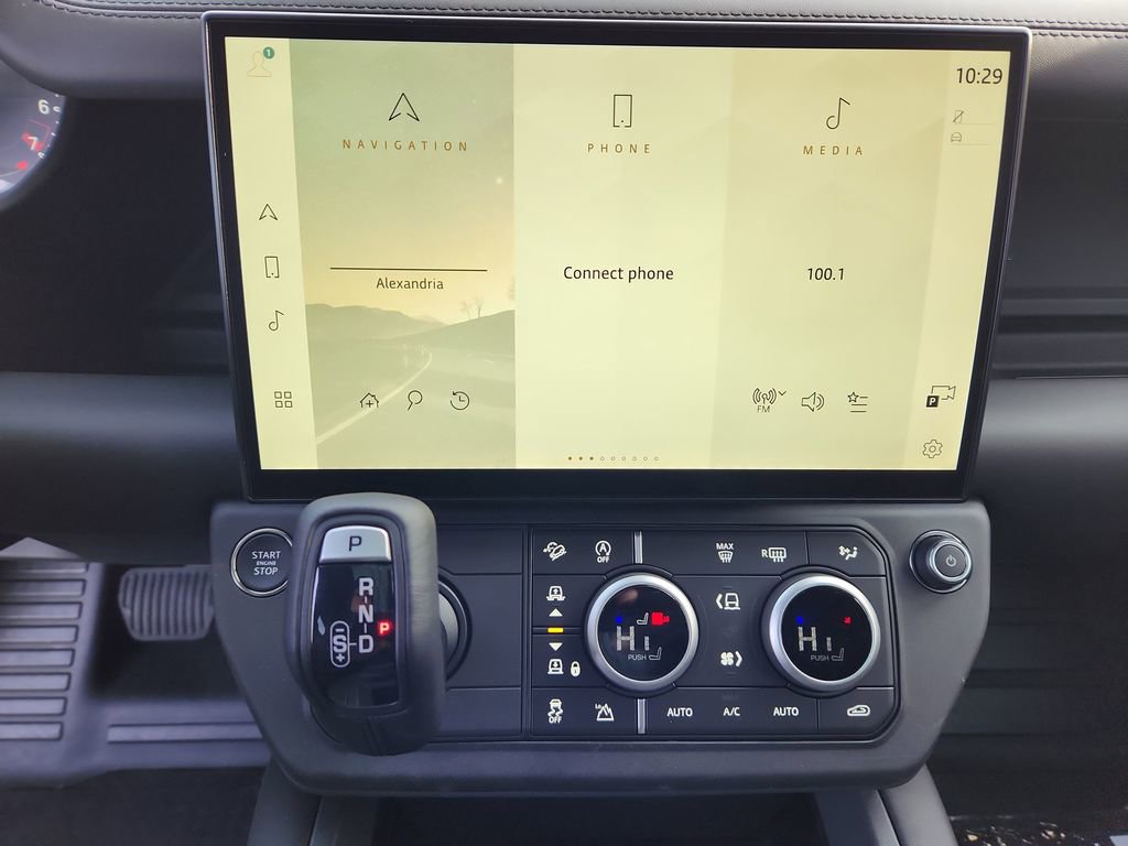 New 2026 Land Rover Defender 130 X-Dynamic SE image 15