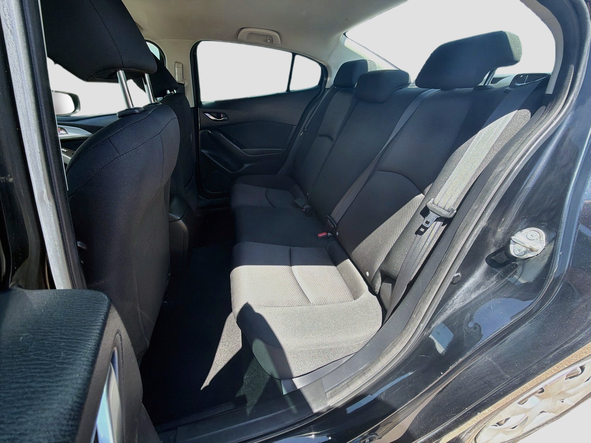 Used 2018 MAZDA MAZDA3 Sport FWD image 25