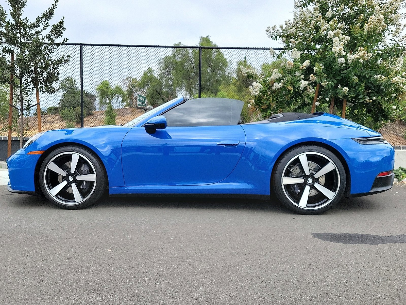 Certified 2025 Porsche 911 Carrera image 2