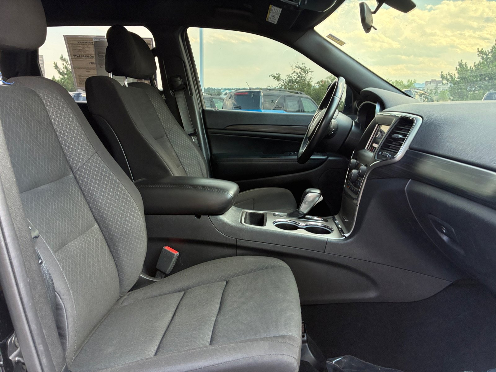 Used 2021 Jeep Grand Cherokee Laredo AWD/4WD image 19