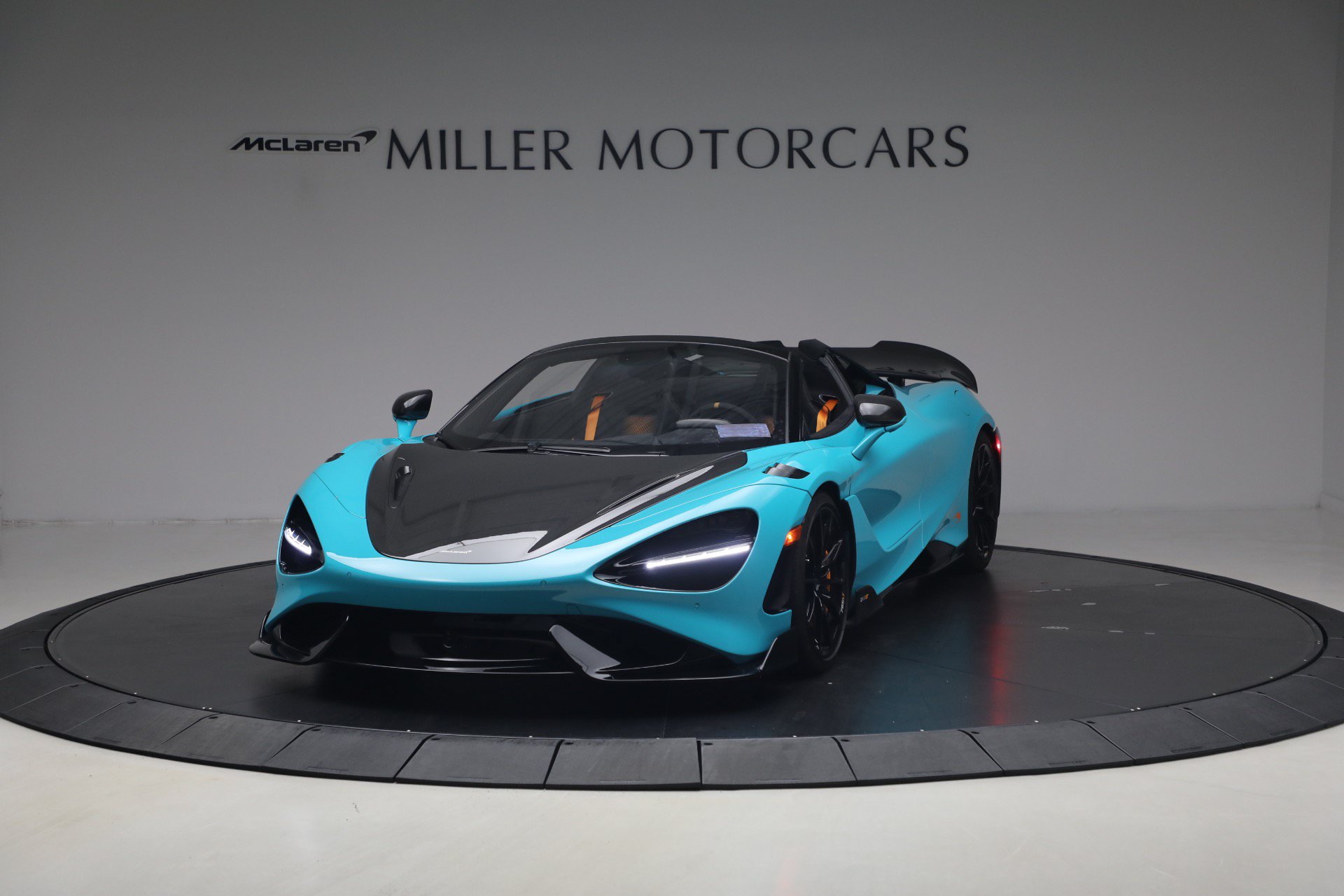 Used 2022 McLaren 765LT RWD image 1