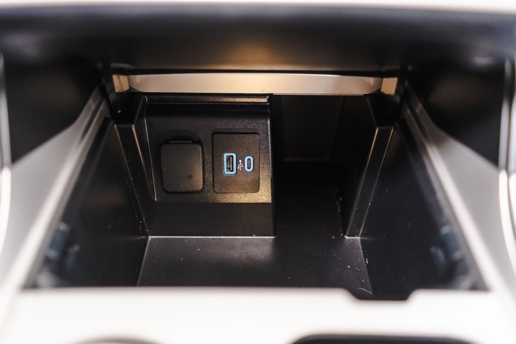 Used 2023 Ford Explorer XLT w/ Equipment Group 202A image 18