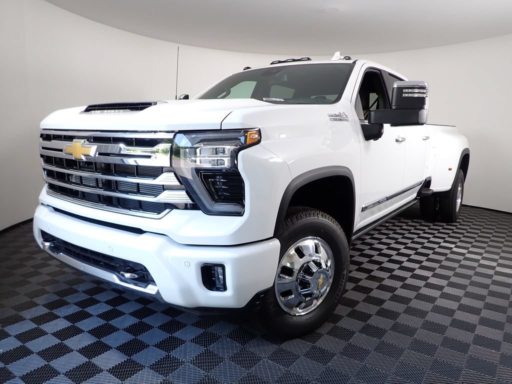 New 2026 Chevrolet Silverado 3500 High Country AWD/4WD image 2