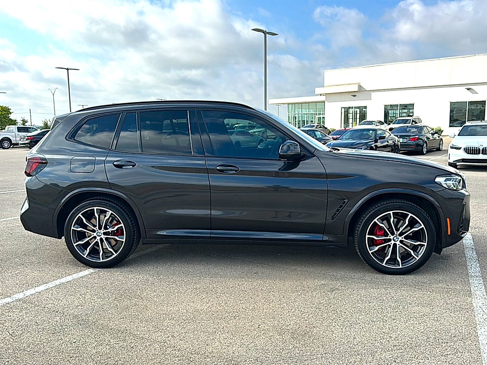 Used 2022 BMW X3 xDrive30i w/ M Sport Package 2 AWD/4WD image 9