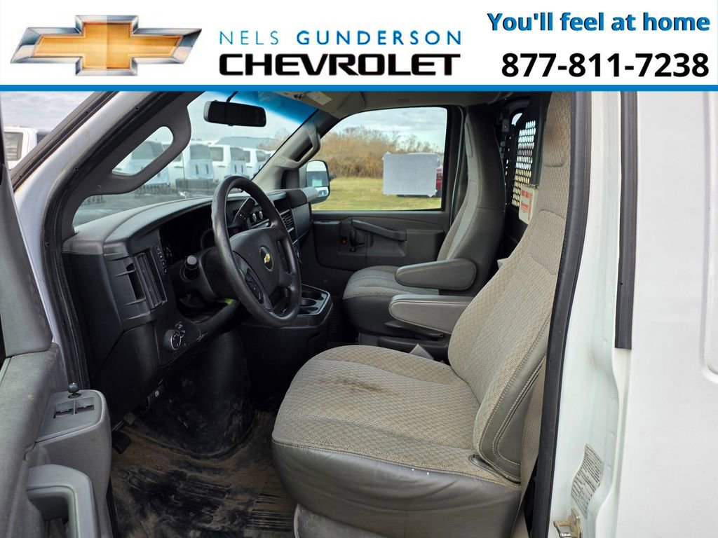 Used 2017 Chevrolet Express 3500 Extended image 14