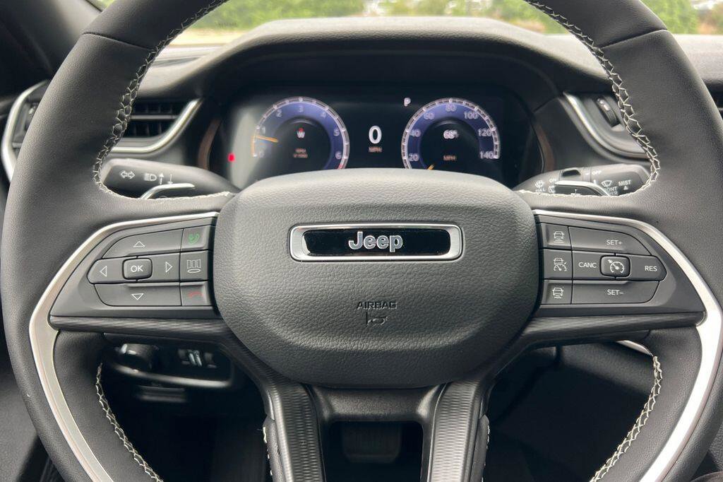 New 2026 Jeep Grand Cherokee L 4WD image 23