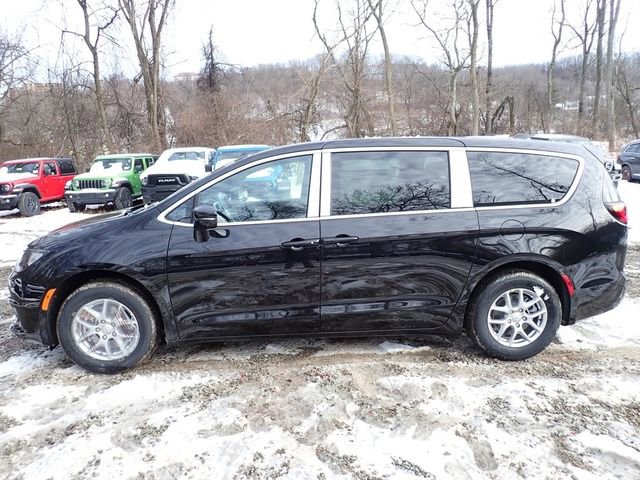 New 2026 Chrysler Voyager LX image 2