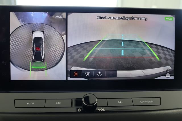 Used 2025 Nissan Rogue SL w/ SL Premium Package image 18