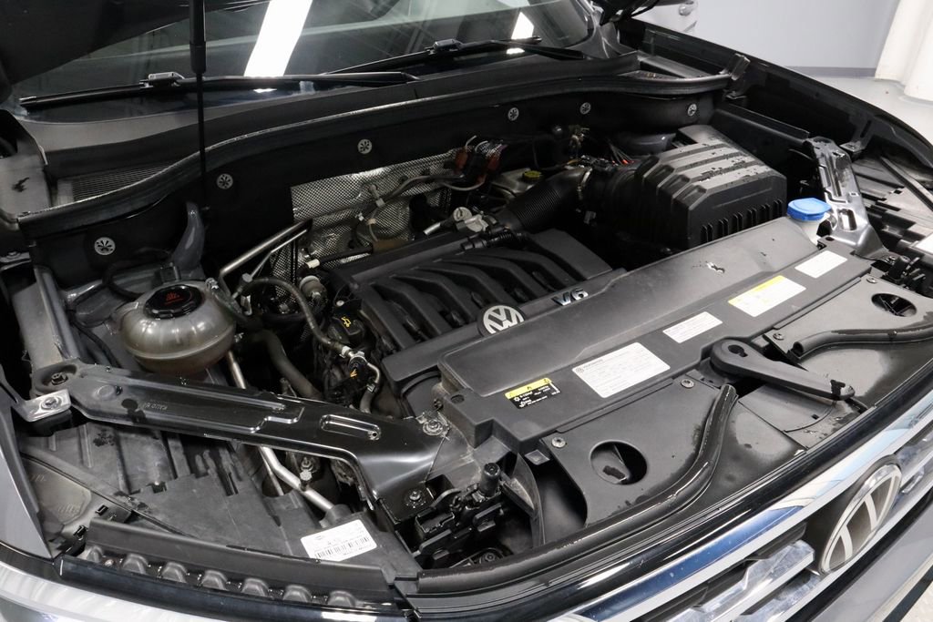 Used 2021 Volkswagen Atlas Cross Sport SE w/ Panoramic Sunroof Package image 16