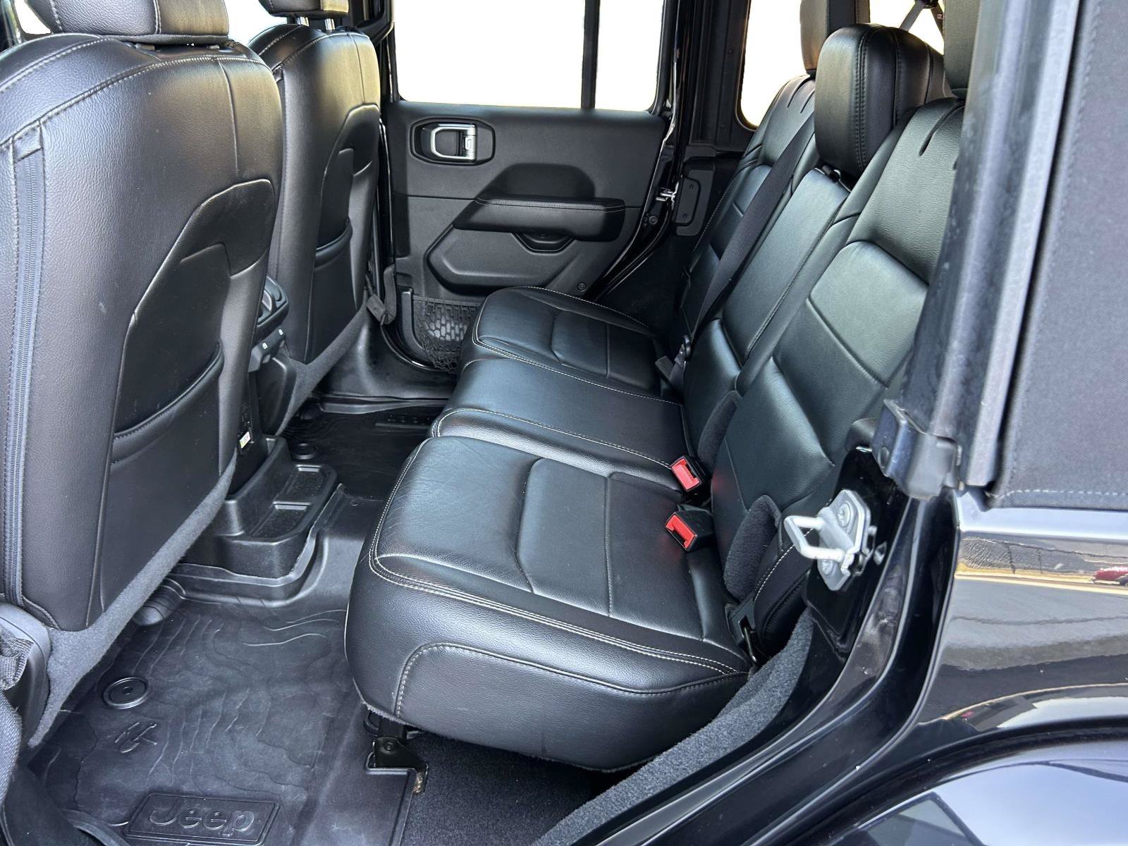 Used 2020 Jeep Wrangler Unlimited Sahara w/ Cold Weather Group AWD/4WD image 10