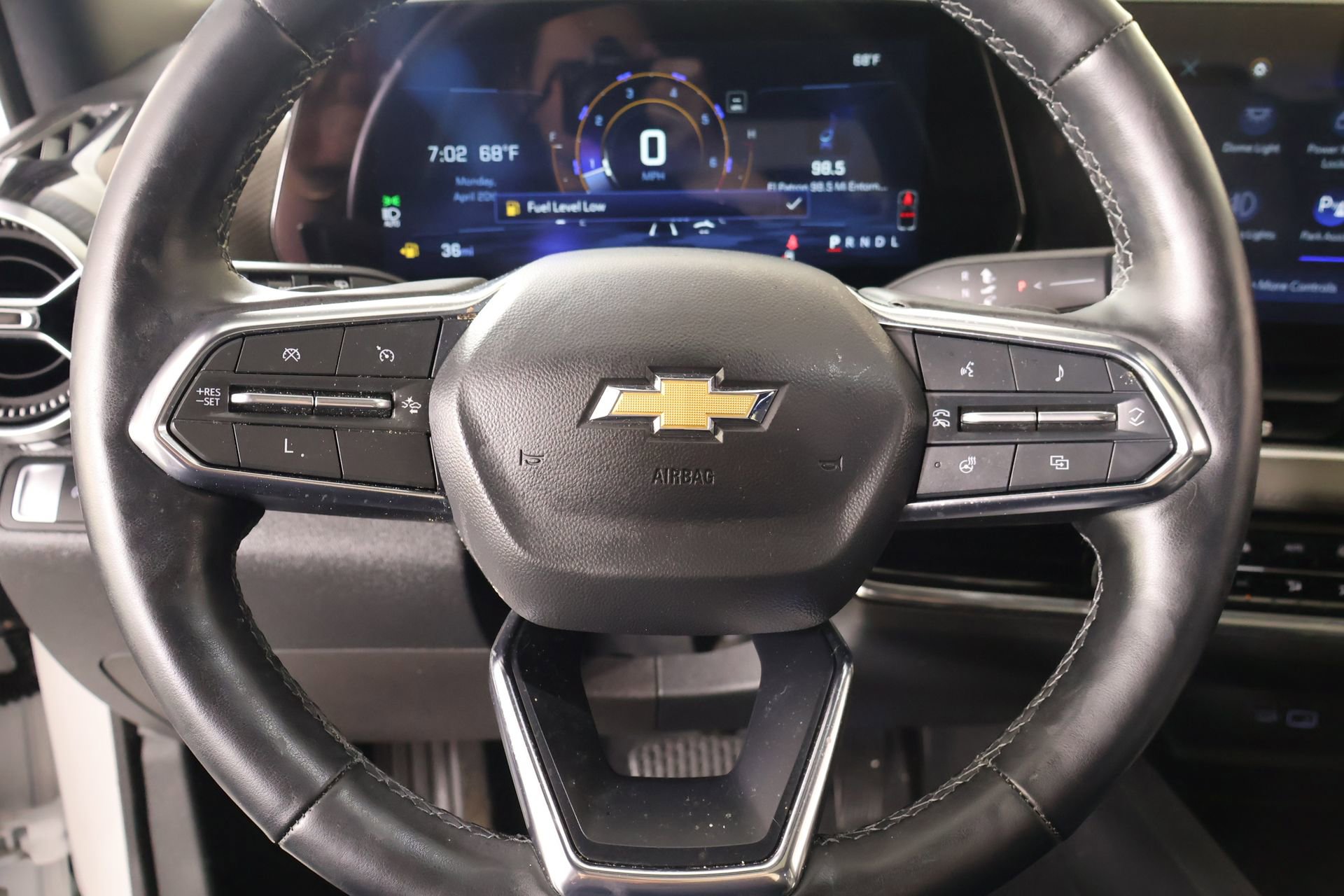 Used 2025 Chevrolet Equinox LT w/ Convenience Package II image 3