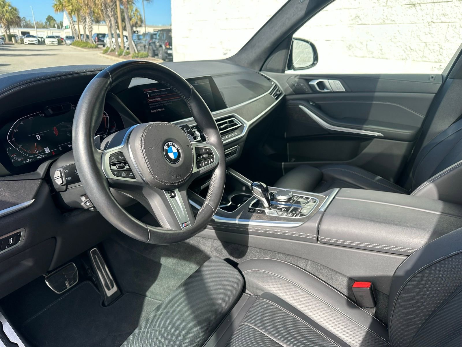 Used 2022 BMW X7 xDrive40i w/ M Sport Package image 2