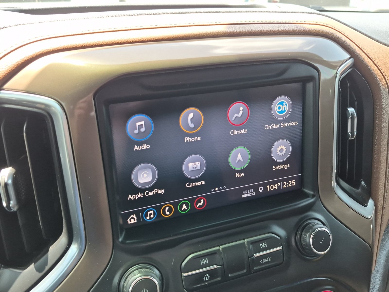 Used 2019 Chevrolet Silverado 1500 High Country w/ Technology Package AWD/4WD image 16