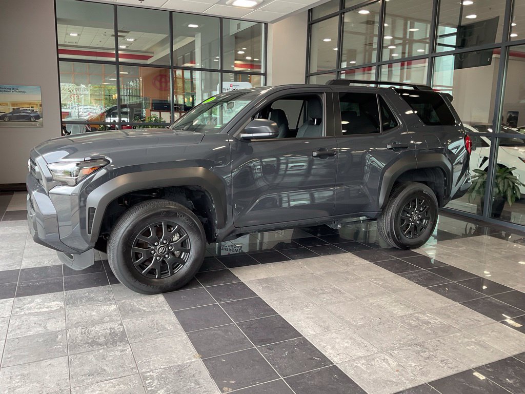 Certified 2025 Toyota 4Runner SR5 AWD/4WD image 3