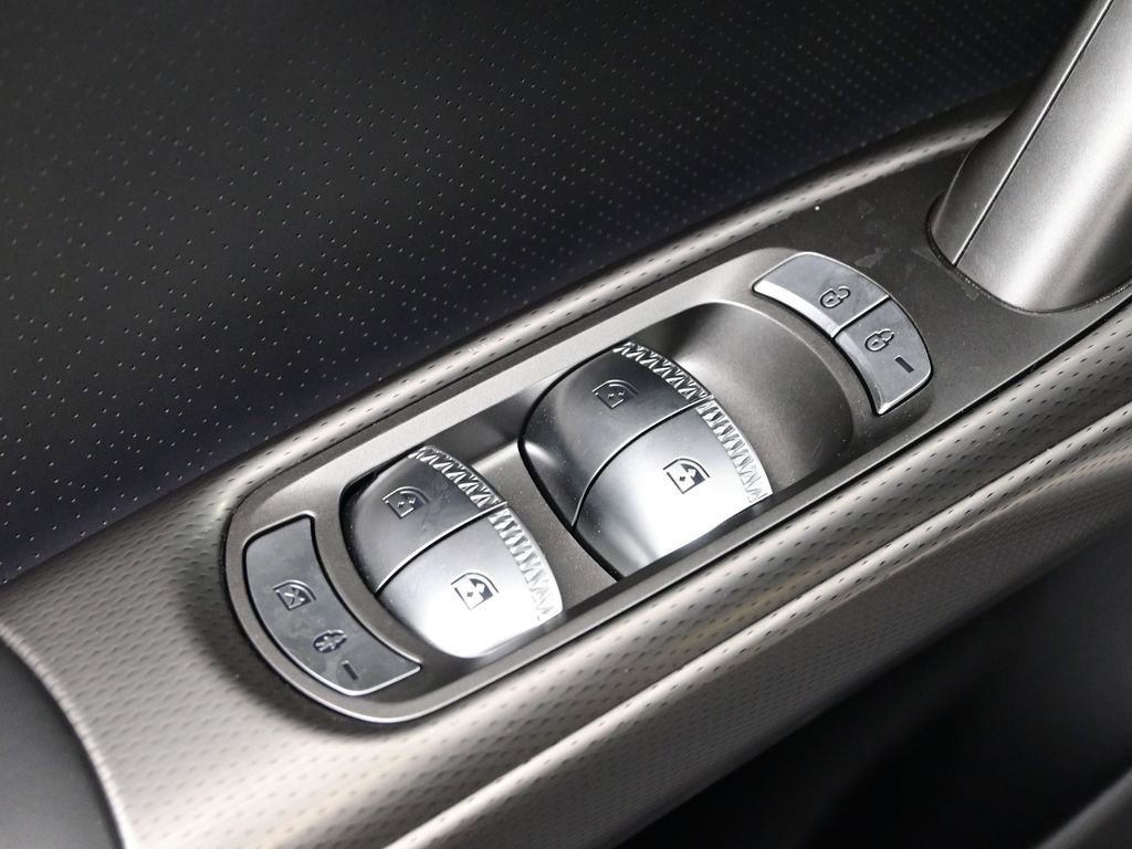 Used 2025 Genesis GV60 Advanced image 12