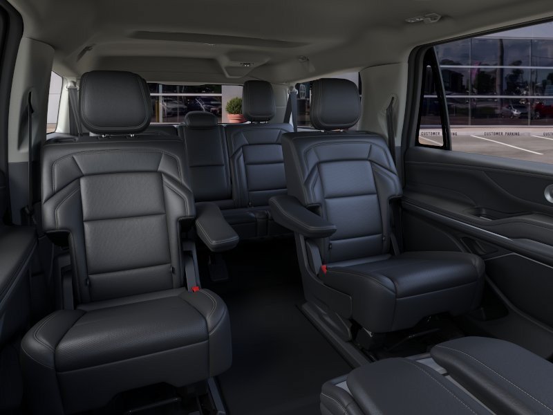 New 2026 Lincoln Navigator L Premier AWD/4WD image 11