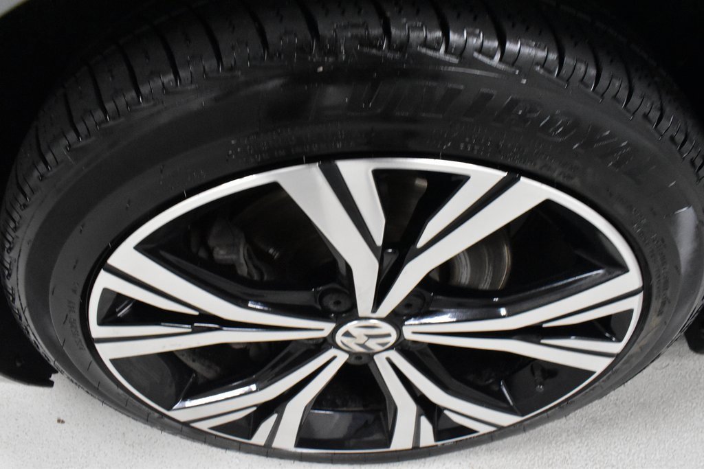 Used 2020 Volkswagen Passat 2.0T SEL image 9