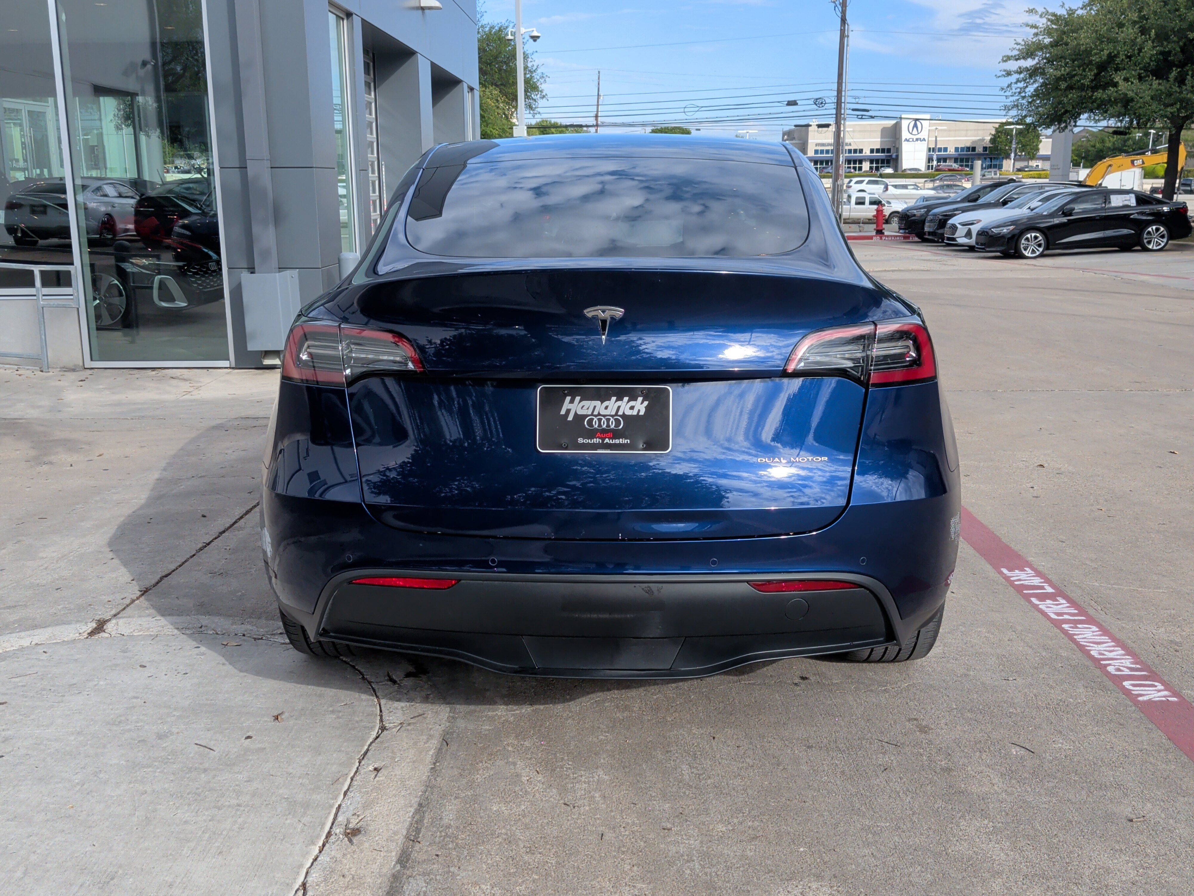 Used 2022 Tesla Model Y Long Range image 9