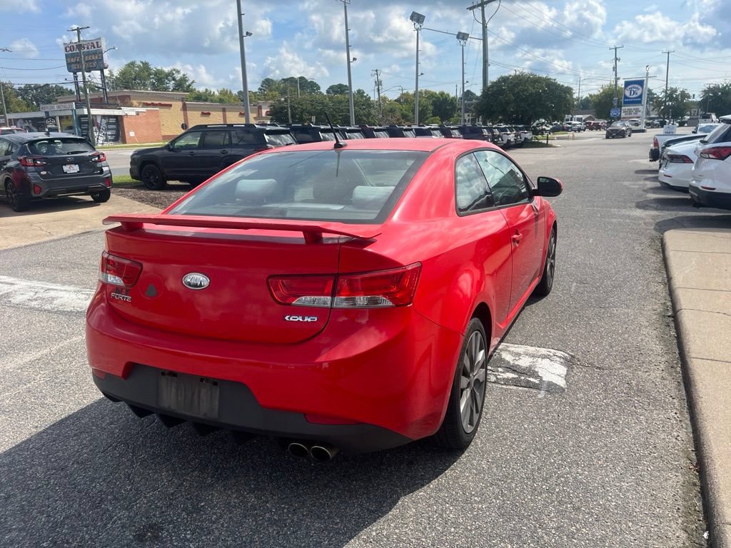 Used 2011 Kia Forte Koup SX FWD image 4