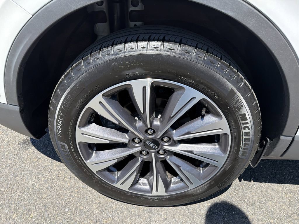 Certified 2022 Lincoln Corsair Reserve w/ Equipment Group 201A AWD/4WD image 32