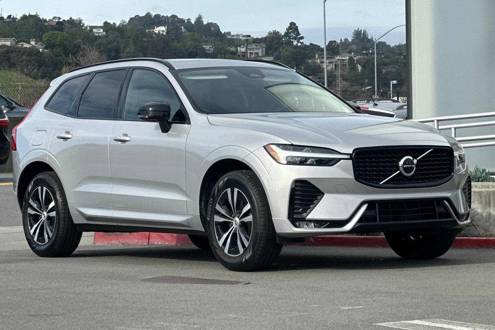 Certified 2024 Volvo XC60 B5 Core image 10