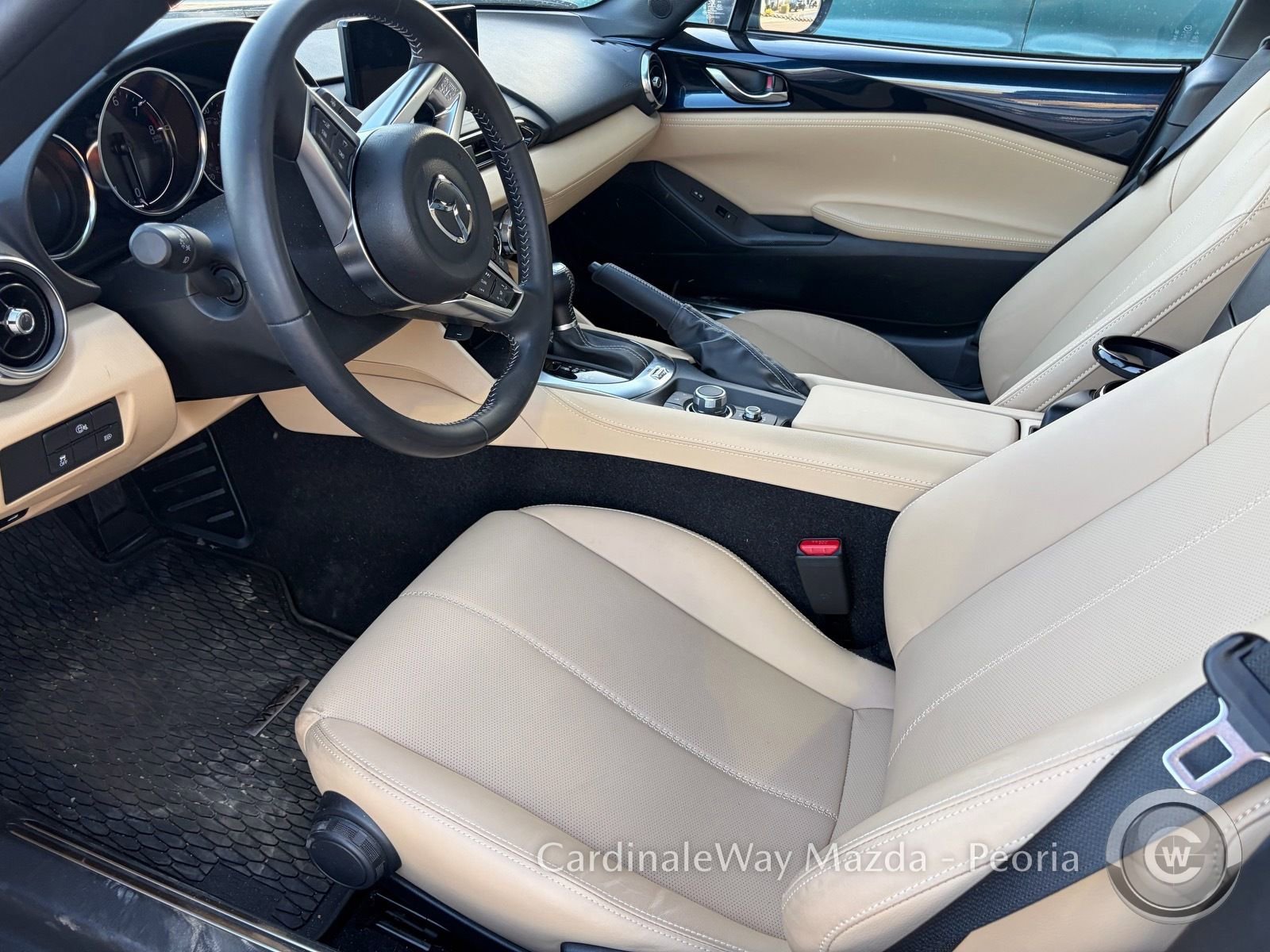 Used 2025 MAZDA MX-5 Miata RF Grand Touring w/ Weather Package RWD image 11