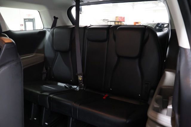 Used 2025 Kia Carnival image 32