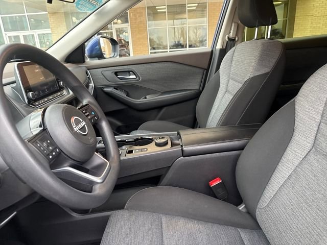 Used 2023 Nissan Rogue SV image 8