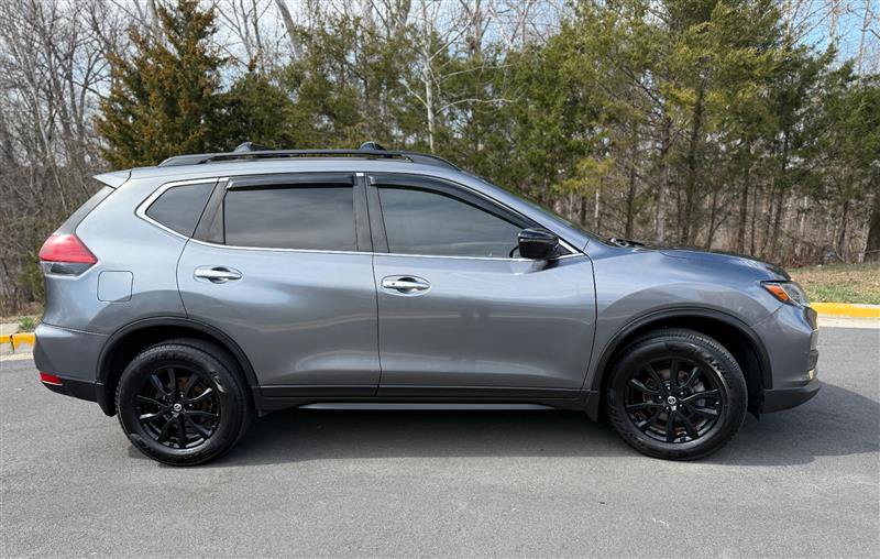 Used 2017 Nissan Rogue SV w/ Midnight Edition AWD/4WD image 5