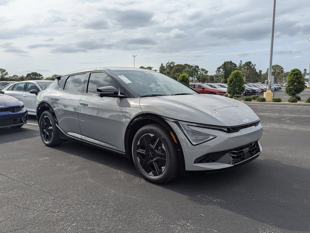 New 2026 Kia EV6 Wind RWD image 2