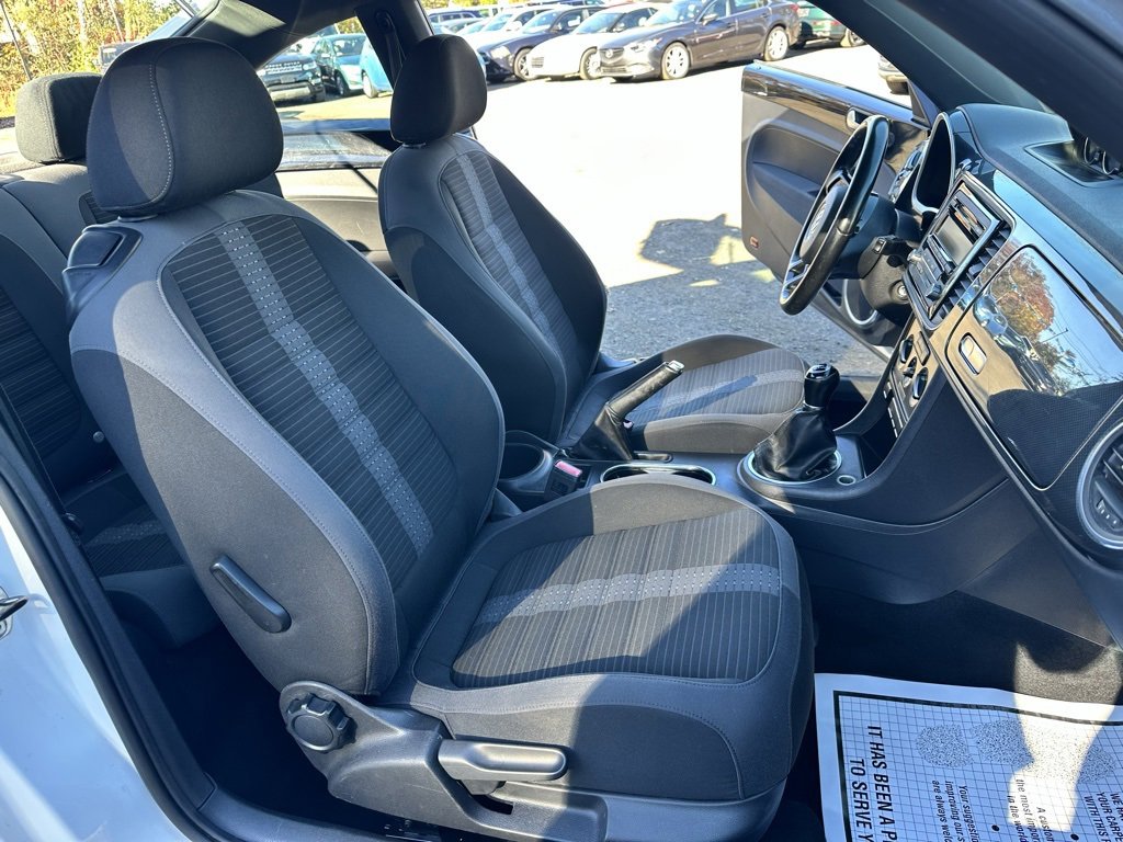 Used 2012 Volkswagen Beetle 2.0T image 23