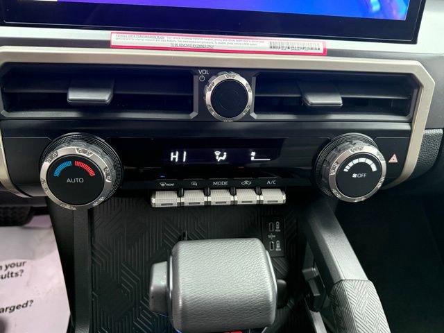 Certified 2024 Toyota Tacoma TRD Off-Road AWD/4WD image 32