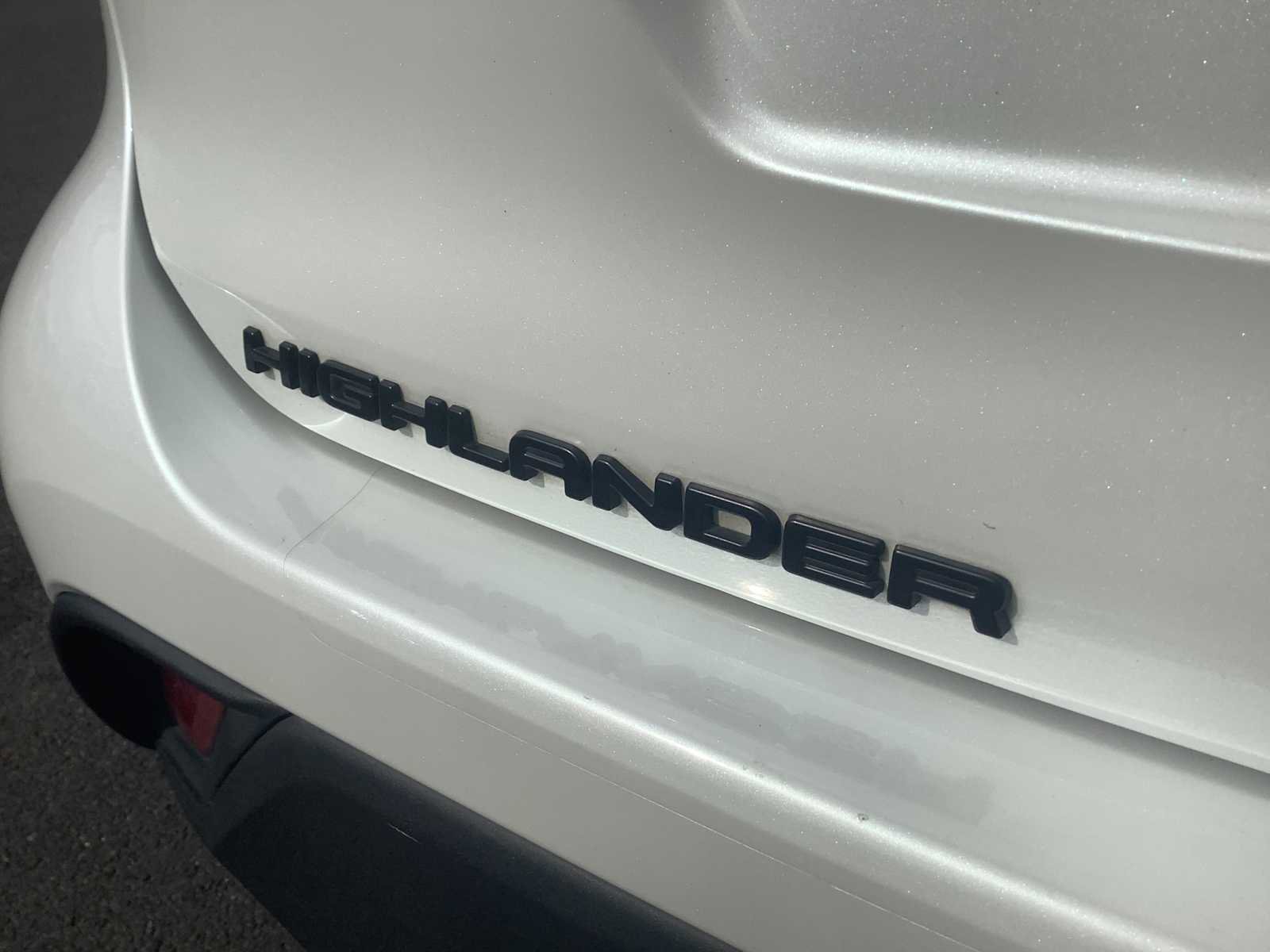 Used 2023 Toyota Highlander XLE image 6