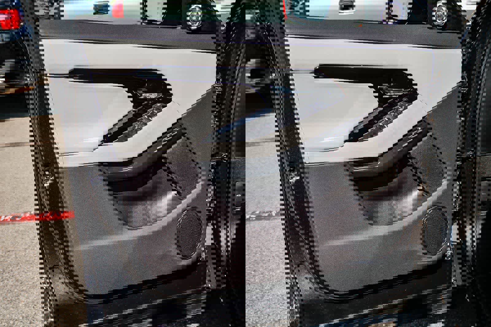 Used 2025 Land Rover Range Rover Evoque S image 21