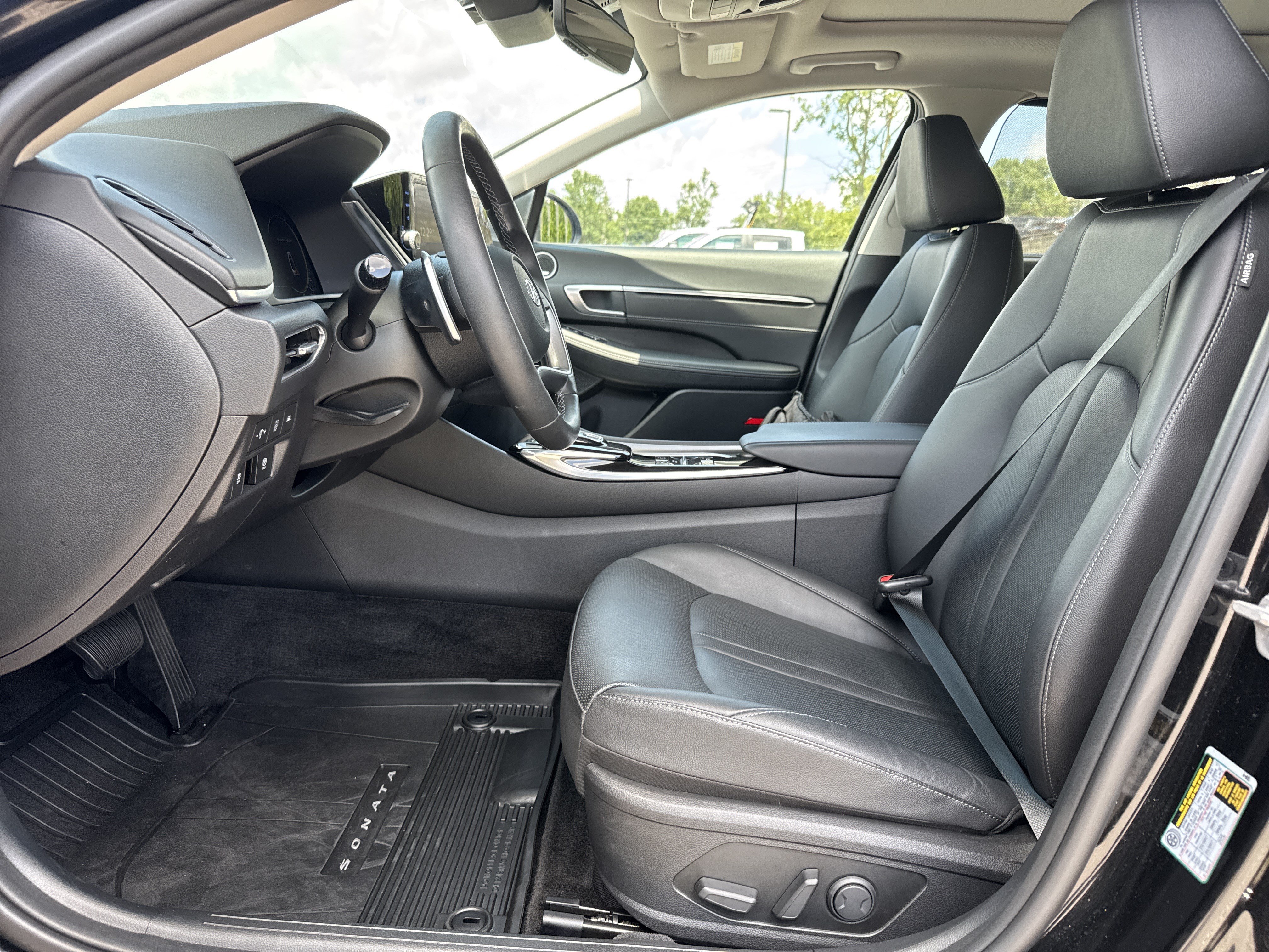 Used 2023 Hyundai Sonata Limited w/ Cargo Package FWD image 16