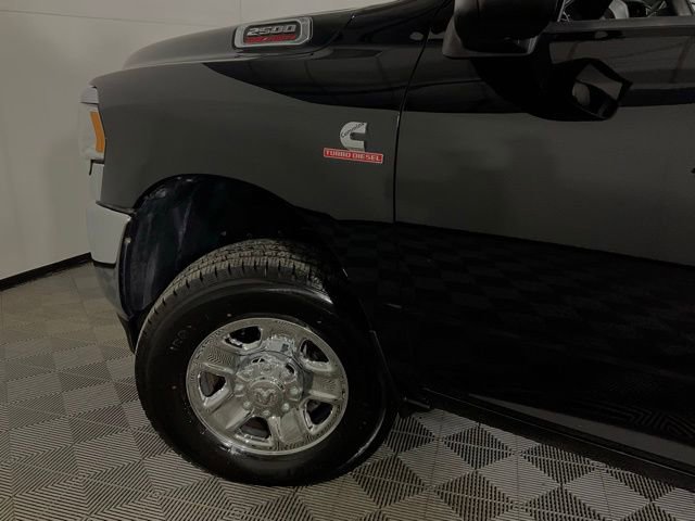 Used 2024 RAM 2500 Tradesman w/ Chrome Appearance Group image 35