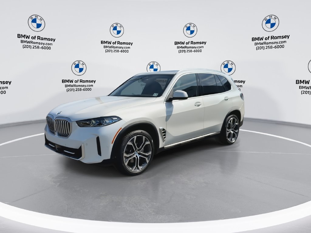 Used 2024 BMW X5 xDrive40i w/ Premium Package AWD/4WD image 4