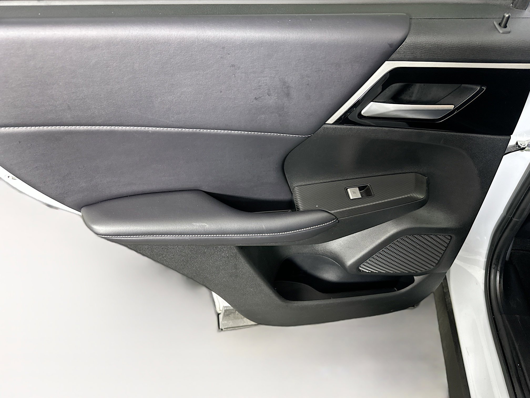 Used 2024 Mitsubishi Outlander SE image 25