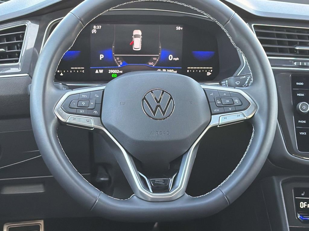 Used 2023 Volkswagen Tiguan SE R-Line image 10